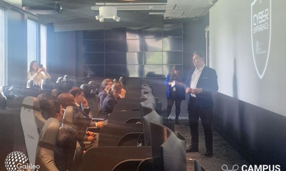 Visite de Business France à la salle Cyber Experience by GGE