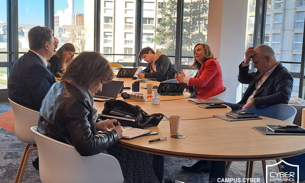 Conférence de presse du 4 avril 2023 salle Cyber Experience by GGE